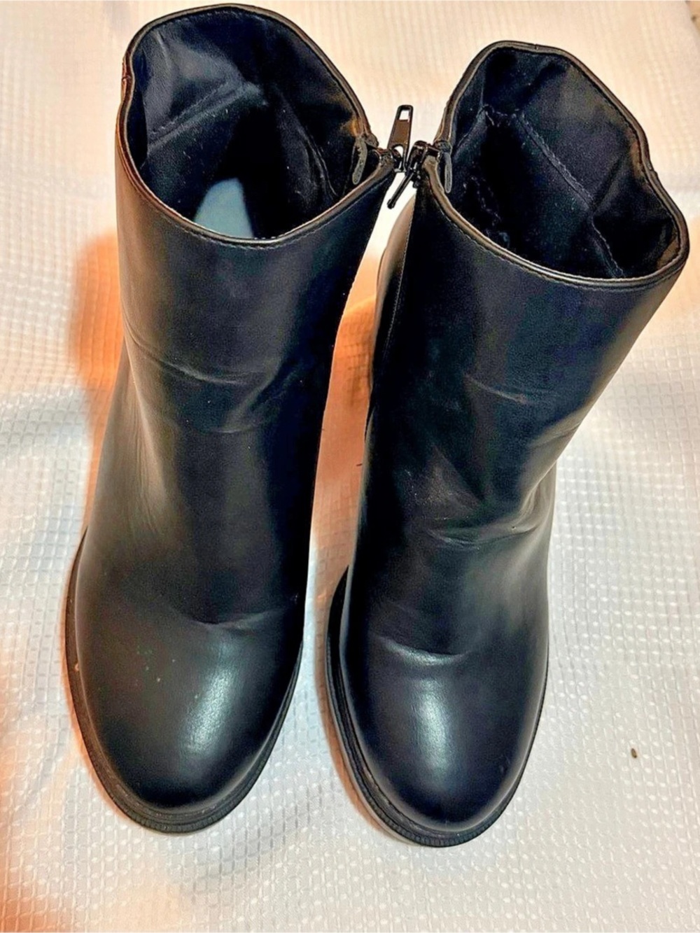 Black Heeled Boots Like New
